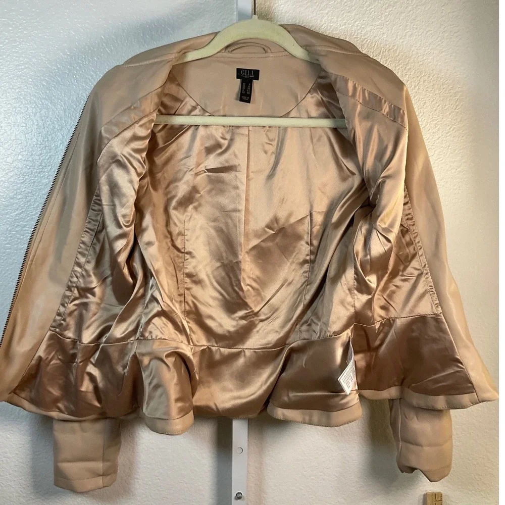 G.I.L.I. Faux Leather Moto Jacket Beige Tan Zip Front Pockets‎ Women's Size 6